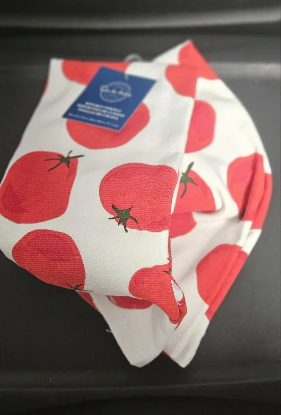 Sur la table Tomato Print Kitchen Towels, Set of 2, NEW
